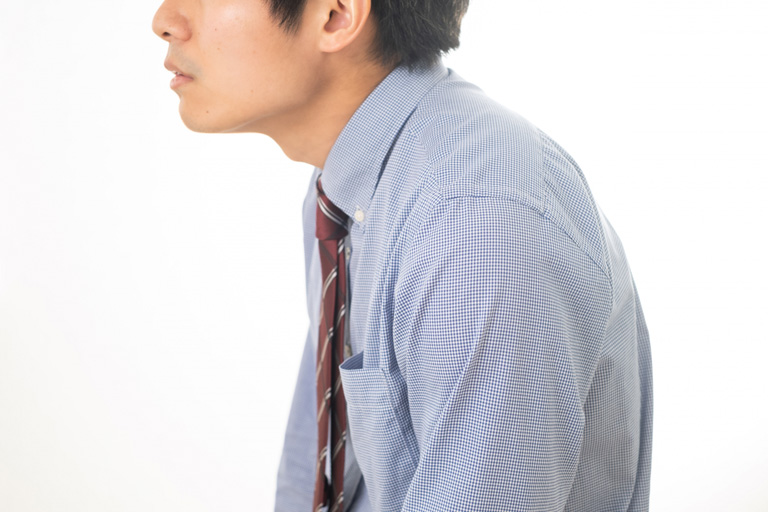 猫背のイメージ